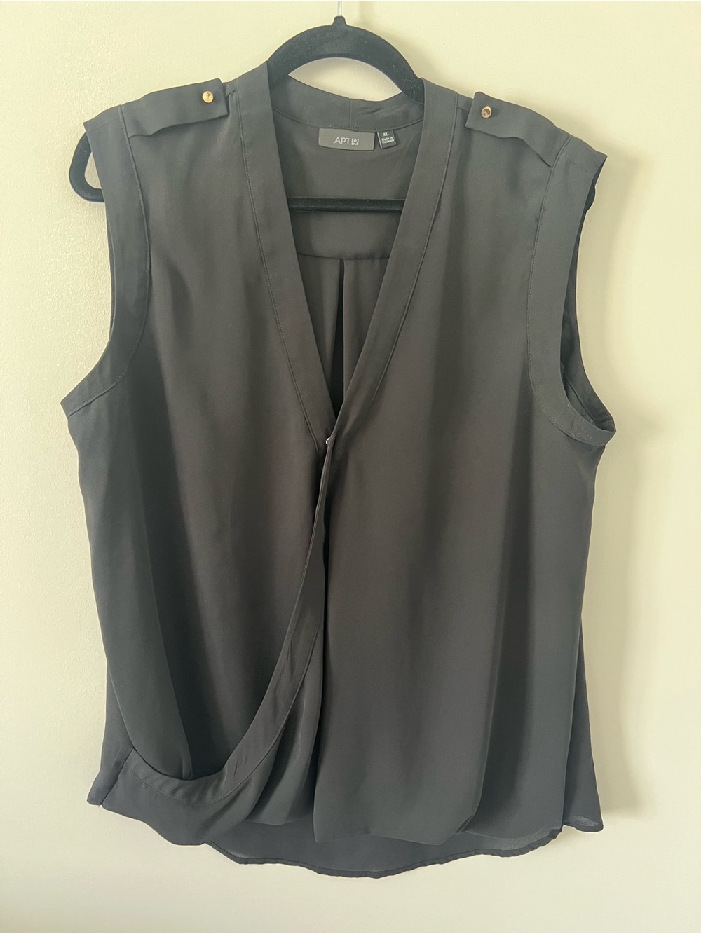 Apt. 9 Black Sleeveless V-Neck Draped Camisole with Gold Buttons